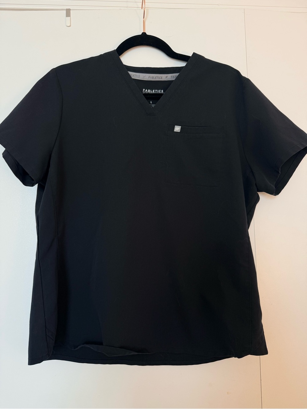 Fabletics Vital 1-Pocket Scrub Top women's size large